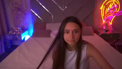 tinynataliee online show from August 3, 9:11 pm