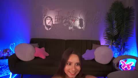 tinynataliee online show from August 14, 3:21 am