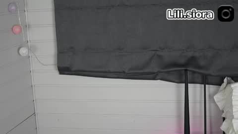 Lili online show from May 21, 11:06 pm