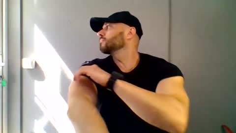 titan_heart online show from July 17, 12:27 pm