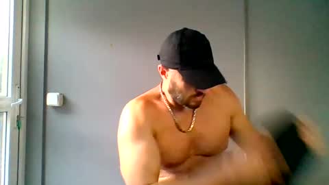 titan_heart online show from August 10, 2:40 pm