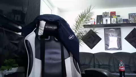 Tobias online show from May 12, 3:12 pm