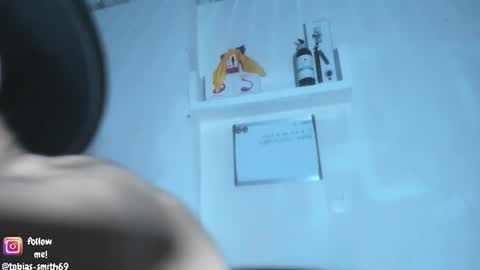 tobiassmith69 online show from June 26, 8:28 am