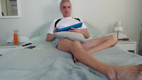 Daniel Bisexual uncut 20cm online show from March 14, 3:40 pm