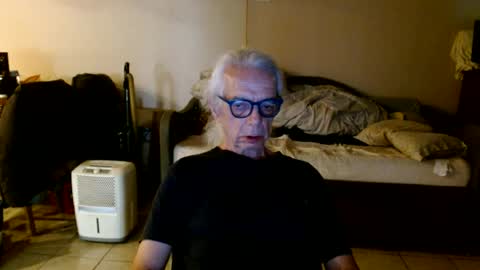 tom112292014 online show from August 8, 4:40 pm