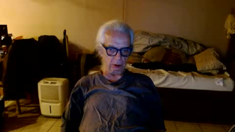 tom112292014 online show from August 9, 12:33 am