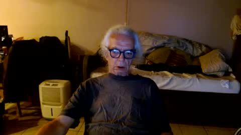 tom112292014 online show from August 9, 2:56 am