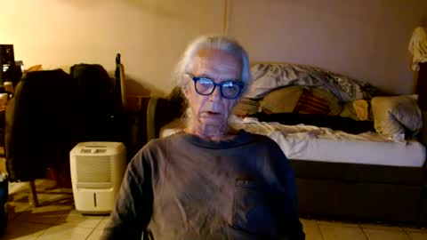 tom112292014 online show from August 10, 3:08 am