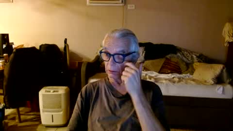 tom112292014 online show from August 10, 10:33 pm
