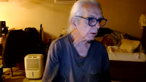 tom112292014 online show from August 11, 1:51 am