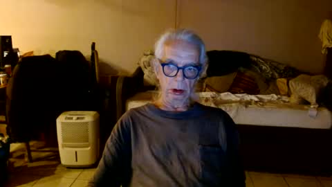 tom112292014 online show from August 12, 9:22 am
