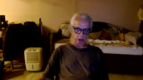 tom112292014 online show from August 12, 10:28 am