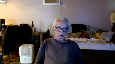 tom112292014 online show from August 13, 1:14 pm