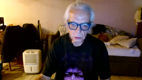 tom112292014 online show from August 14, 7:17 pm