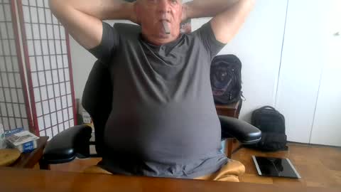 Tom11133tom online show from June 15, 1:31 pm