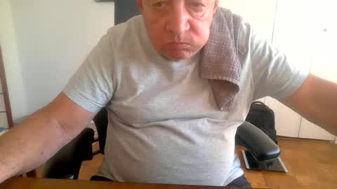 Tom11133tom online show from June 17, 11:04 pm
