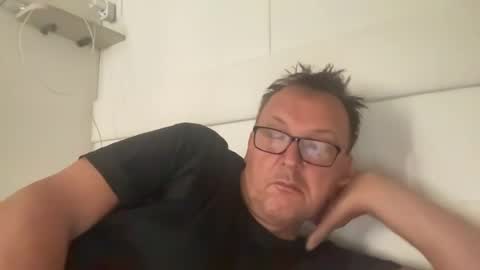tom6644 online show from August 8, 6:46 am