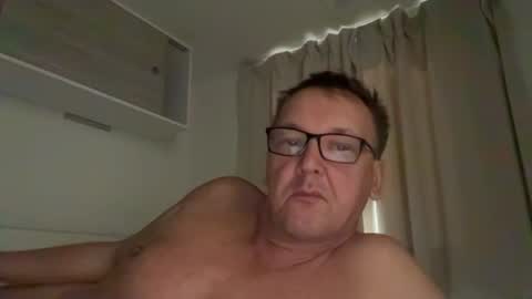 tom6644 online show from August 9, 6:25 am