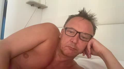 tom6644 online show from August 13, 2:53 pm