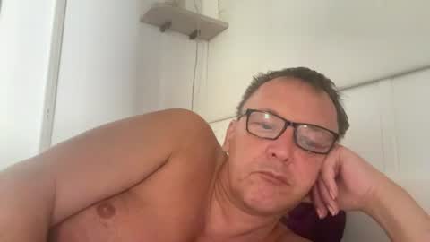 tom6644 online show from August 14, 6:28 am