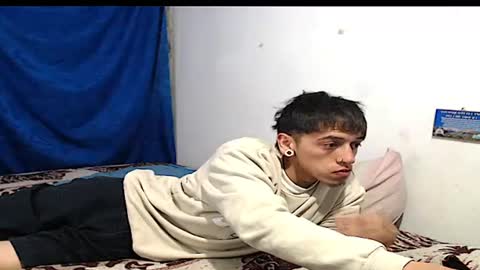 tomas_turbado_ online show from August 11, 9:33 am