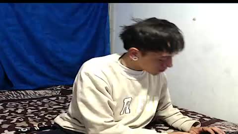 tomas_turbado_ online show from August 12, 8:38 am