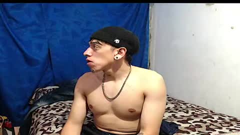 tomas_turbado_ online show from August 14, 3:43 am