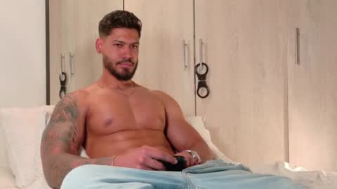 Tomas Ferrer online show from August 8, 11:27 pm