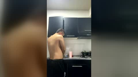 tomasstyl_ online show from June 26, 2:15 am