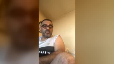 tomcop11111 online show from July 5, 4:48 am
