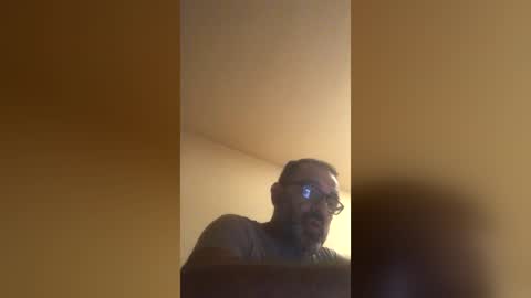 tomcop11111 online show from July 25, 1:42 am