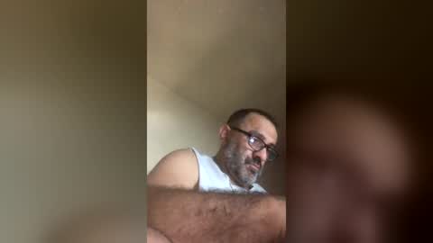 tomcop11111 online show from August 6, 1:43 pm