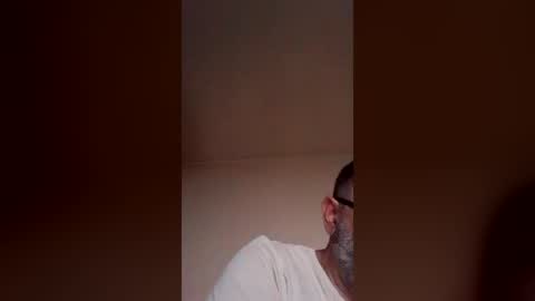 tomcop11111 online show from August 8, 4:56 am