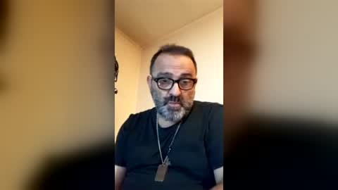 tomcop11111 online show from August 17, 11:21 pm