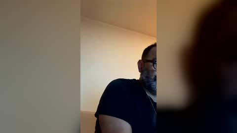tomcop11111 online show from August 18, 3:34 am