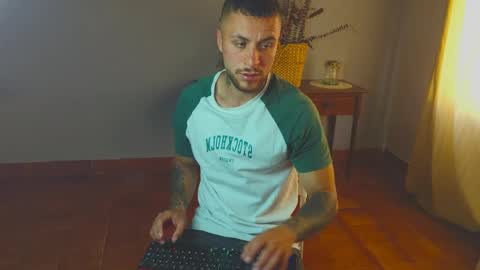 tomDavisXl online show from April 3, 10:35 pm
