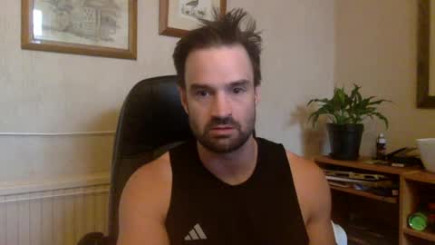 tomf1982 online show from August 11, 7:32 am