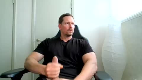 tomfin95 online show from July 13, 10:00 am