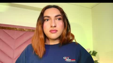 tomlondonn_2 online show from August 12, 11:56 am