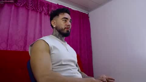 tommyblessd1 online show from July 17, 7:08 am