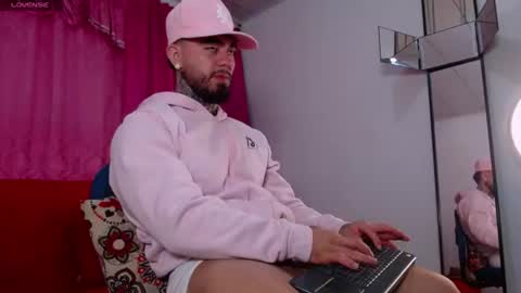 tommyblessd1 online show from July 27, 9:26 am