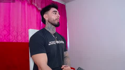 tommyblessd1 online show from August 17, 9:31 pm