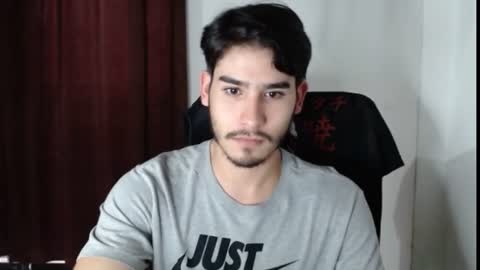 tommycutee21 online show from July 5, 11:46 am