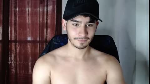 tommycutee21 online show from July 21, 9:39 pm