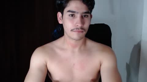 tommycutee21 online show from August 15, 8:18 am