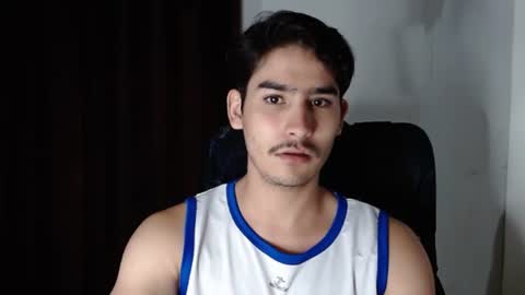 tommycutee21 online show from August 18, 5:57 am