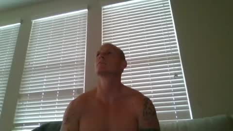 tommygunsfit online show from July 20, 8:23 pm