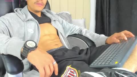 tommyhot7 online show from July 24, 3:20 am