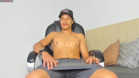 tommyhot7 online show from July 31, 12:28 am