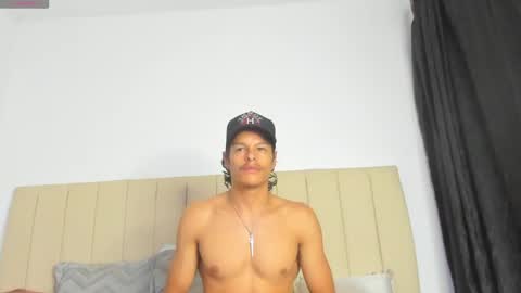 tommyhot7 online show from July 31, 2:40 am